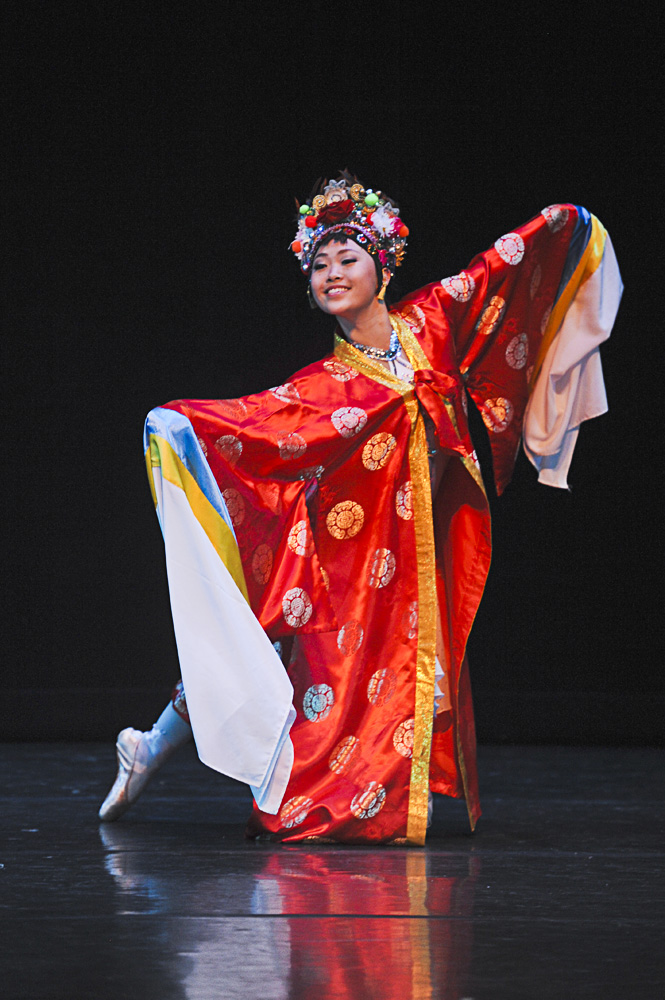 Stage Photo Zhang Li 2.jpg