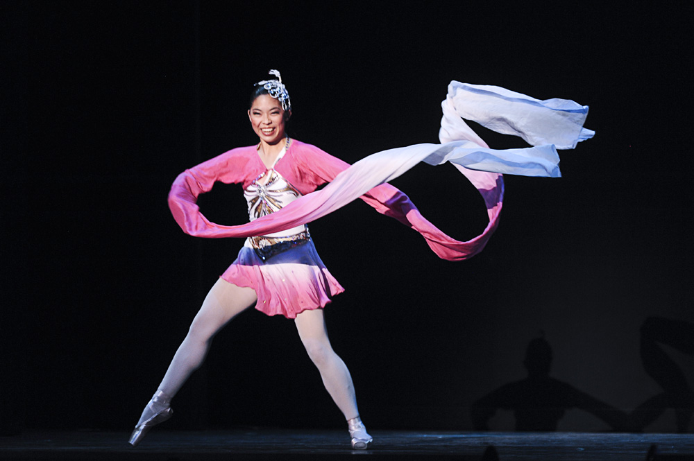 Stage Photo Zhang Li 8.jpg