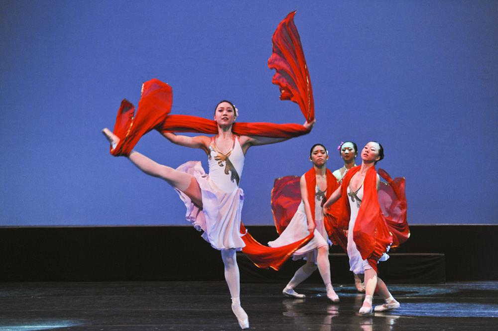 Stage Photo Zhang Li 14.jpg